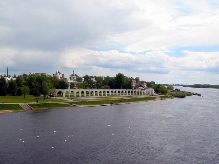 Гостинный двор есть в каждом городе!
