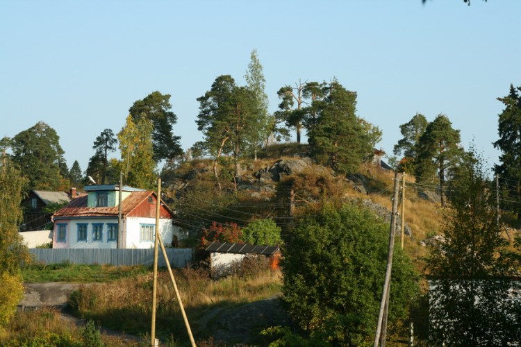 Дом на склоне горы