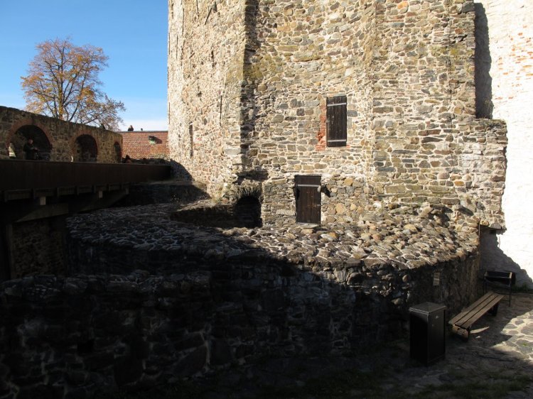 Развалины башни