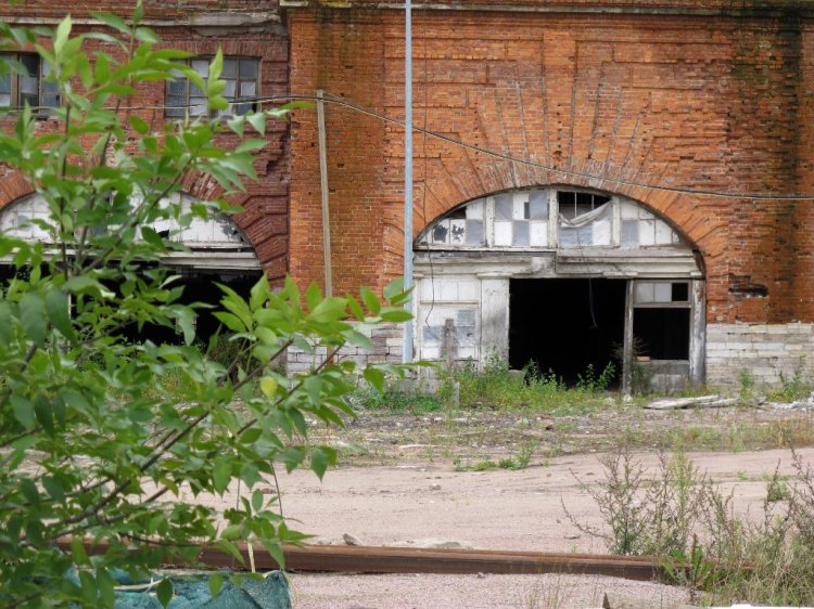 Разрушенные корпуса