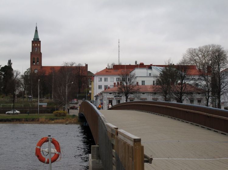 Мост и собор