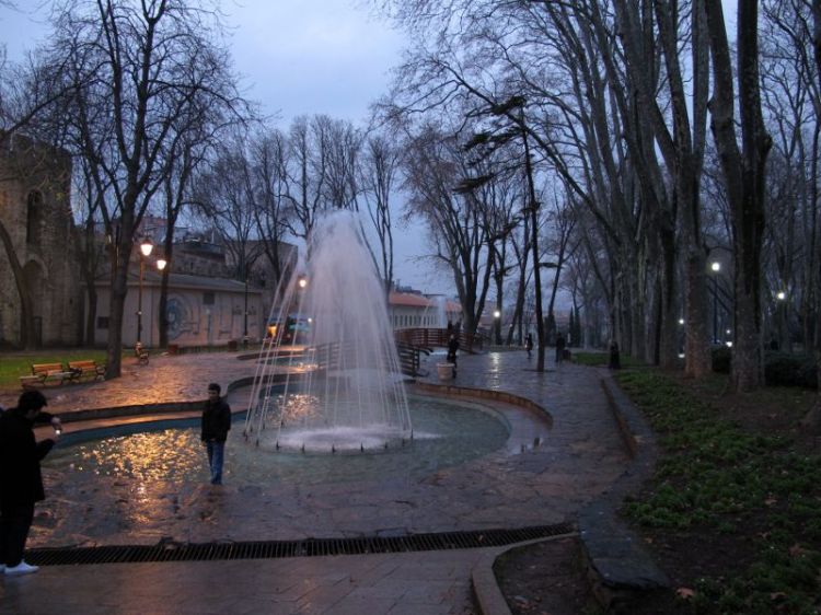Фонтан в парке Гюльханэ
