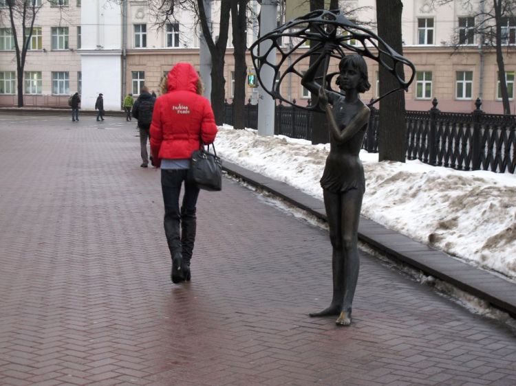 Пример современной скульптуры в Минске