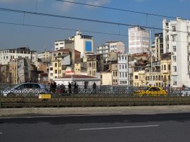 Вид слева от Галатского моста