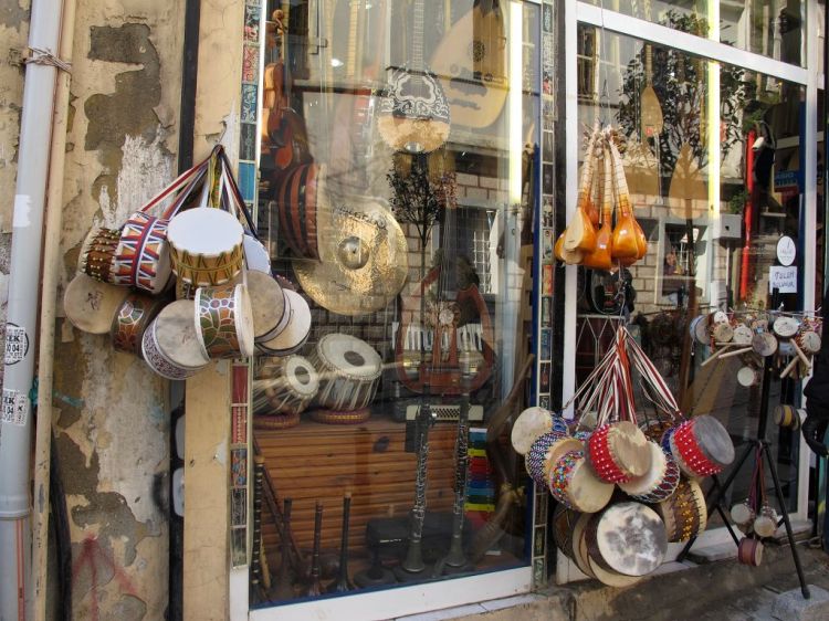 Магазин музыкальных инстурментов