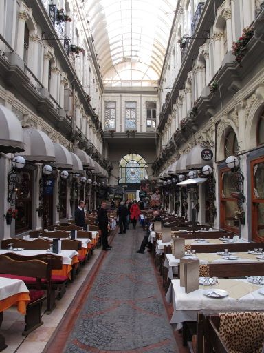 Ресторан в пассаже