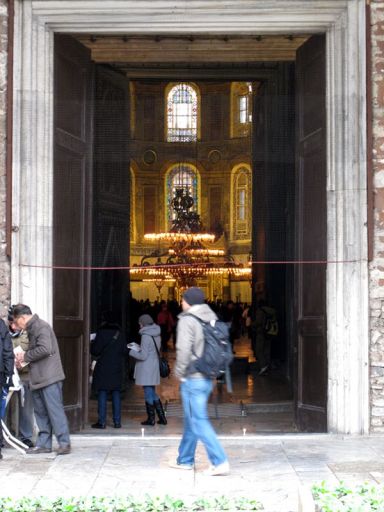 Вход в собор