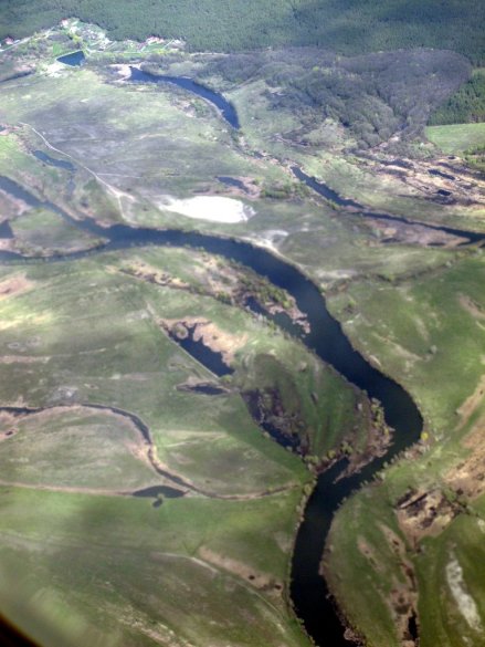 Под крылом самолета... Вид из иллюминатора