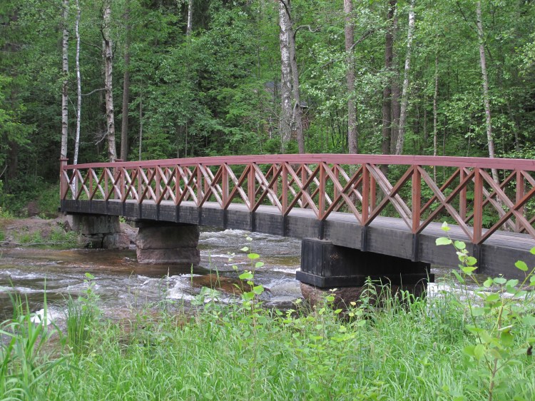 Такие мосты перекинуты с острова на остров