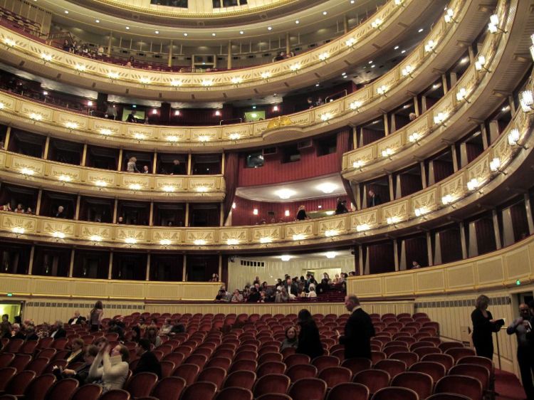 Зрительские места