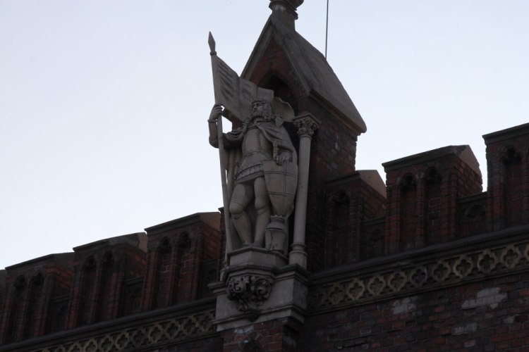 мрачный рыцарь