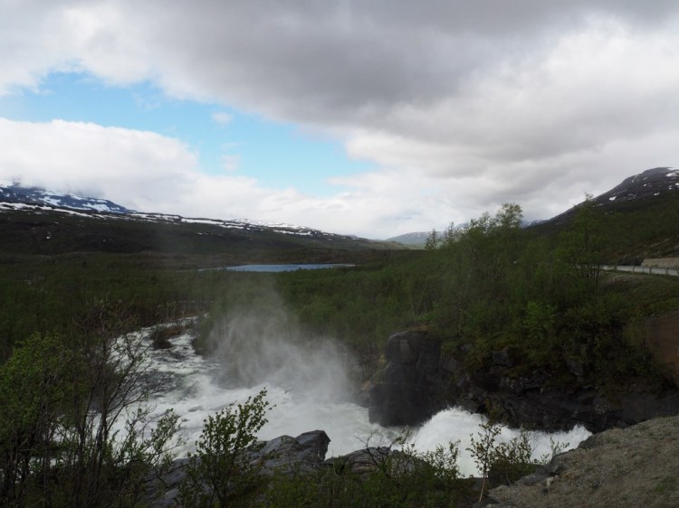 Брызги водопада