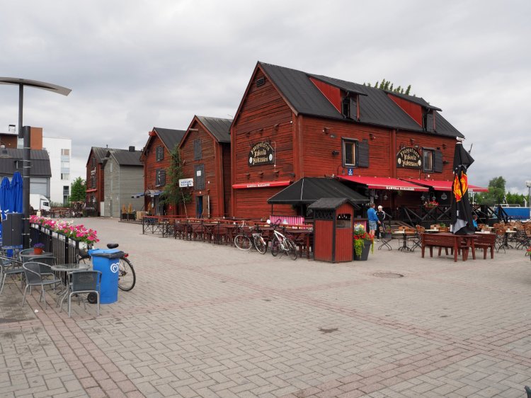 Красные домики