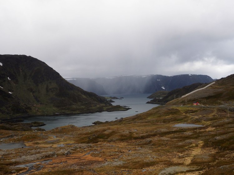 Дождь позади