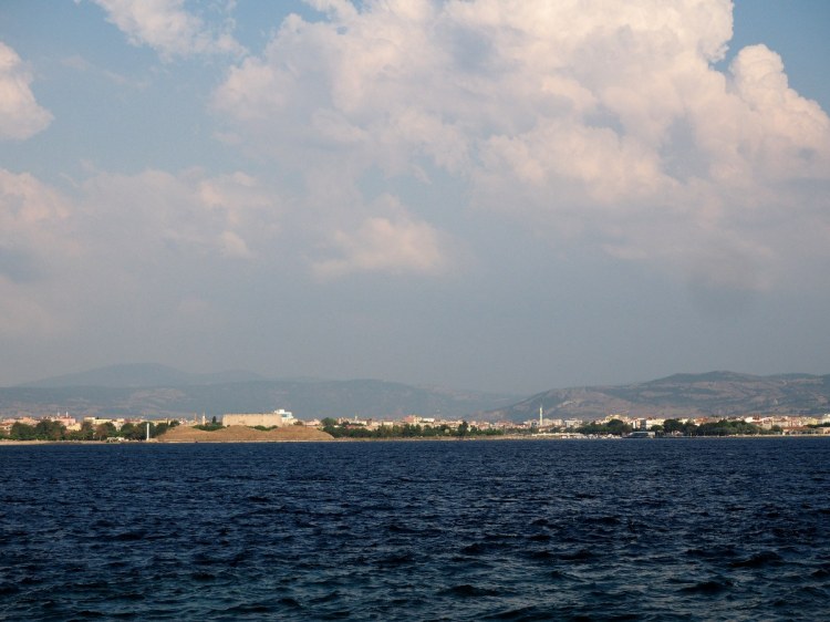 Через пролив