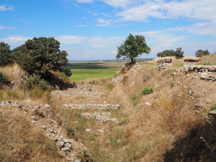 Остатки стен