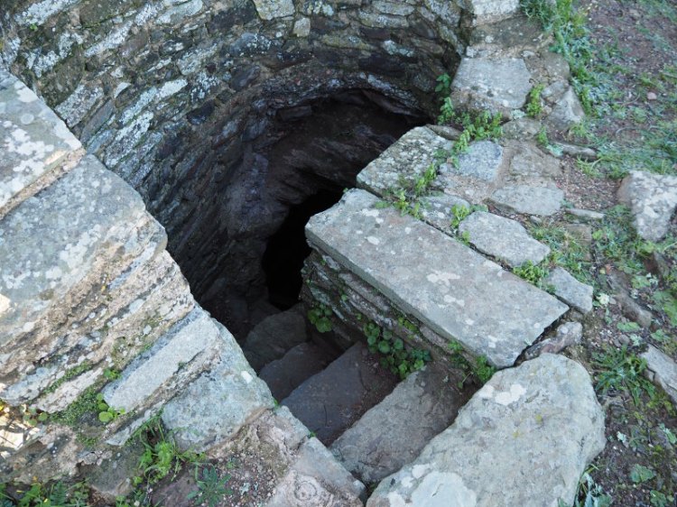 Вход в цисцерну